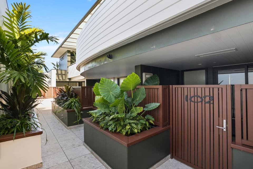 Property building, Garden view