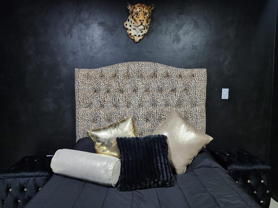 SUITES LIVE Toluca Love hotel in Toluca