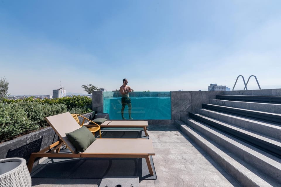 Loft -Skyline view- Rooftop pool, gym, bbq & more Apartment in Mexico City