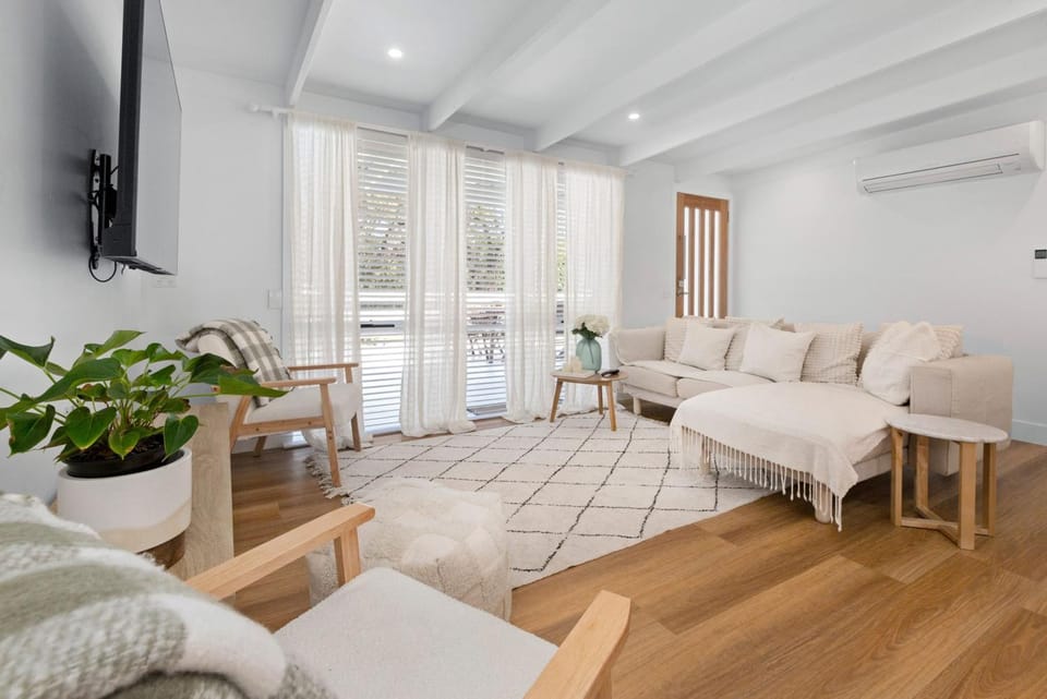 La Plage Como Retreat House in Melbourne
