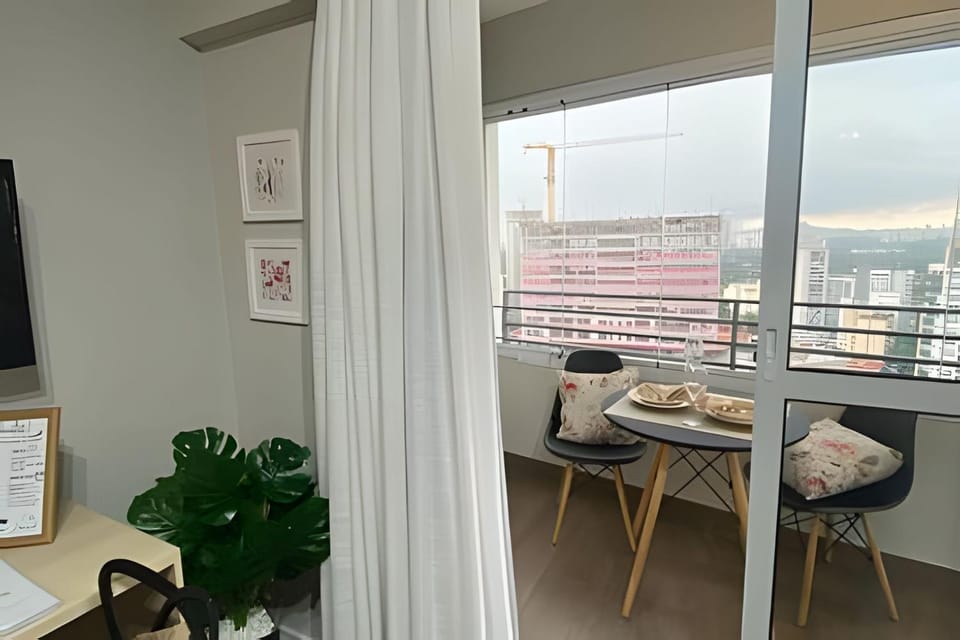 1804 Apto c/garagem, próx metro, USP /Jockey Apartment in Sao Paulo City