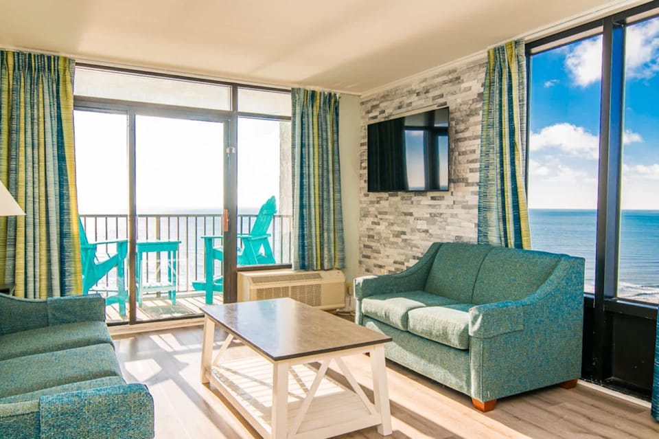 Pet Friendly Modern Oceanfront Suite House in Myrtle Beach