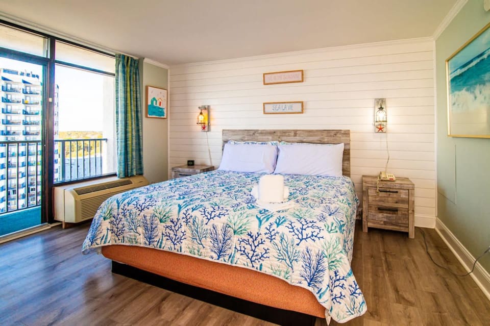 Oceanfront Pet Friendly Modern Suite House in Myrtle Beach
