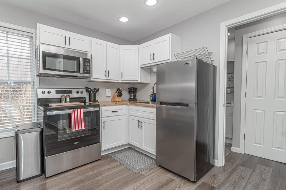 Downtown Kimmswick Studio-Renovated-Prime Location Apartment in Ozark Mountains
