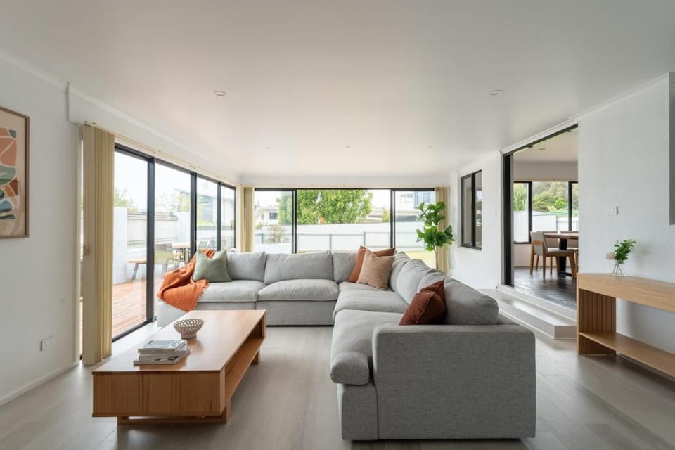 Seating area, Family