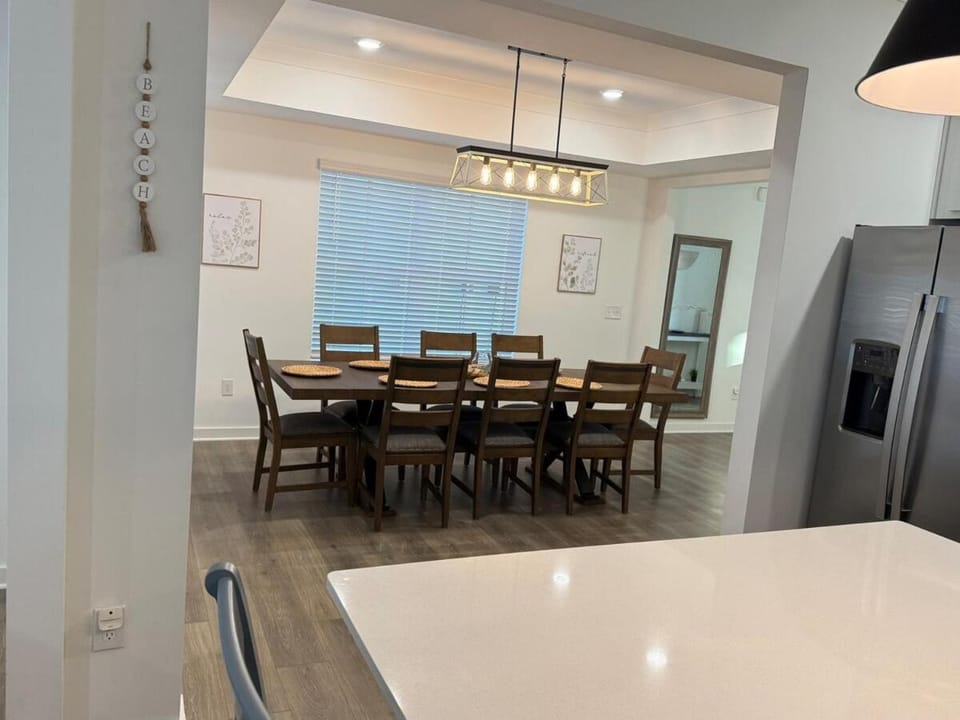 Sea La Vie - Large Family Friendly 4BR 10 Bed Pool and Bay Access House in Orange Beach