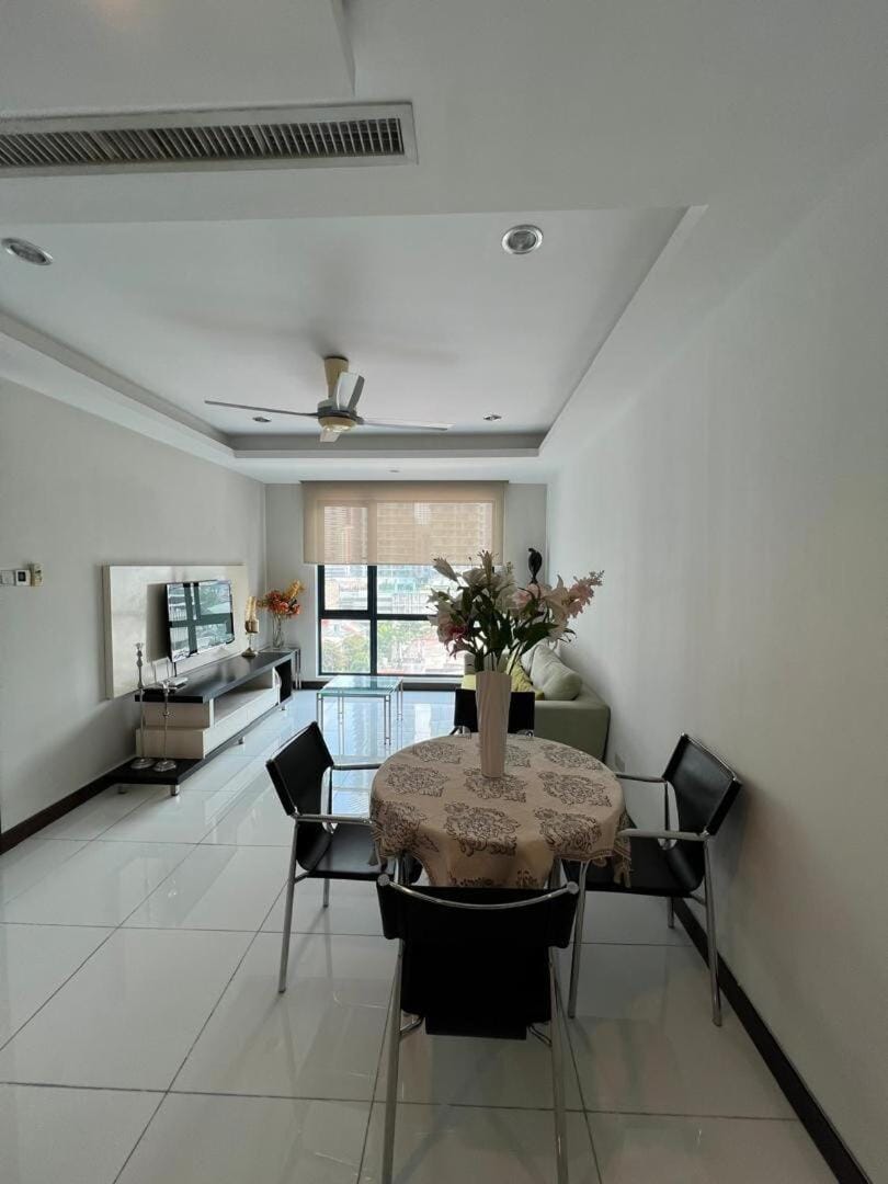 Spacious and Inviting casa Residence Apartment in Federal Territory of Kuala Lumpur