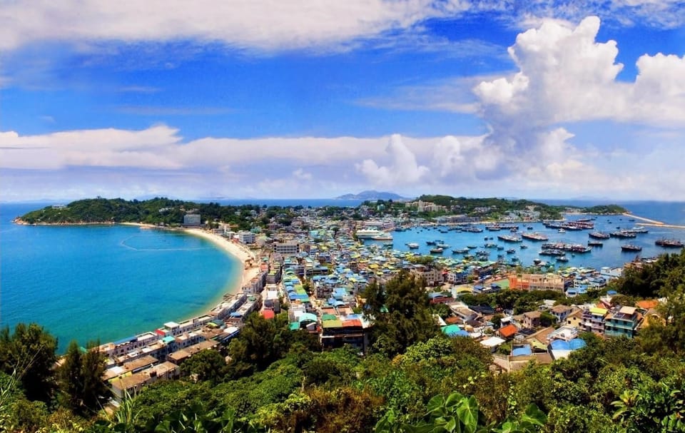 Nearby landmark, Off site, Day, Natural landscape, Summer, Beach