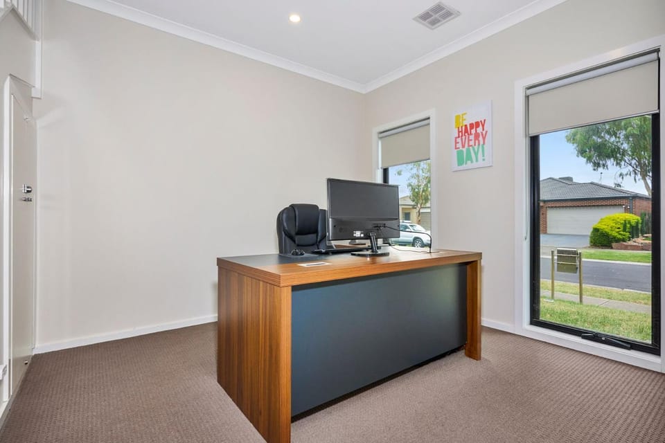 Point Cook Serenity Stay House in Werribee South