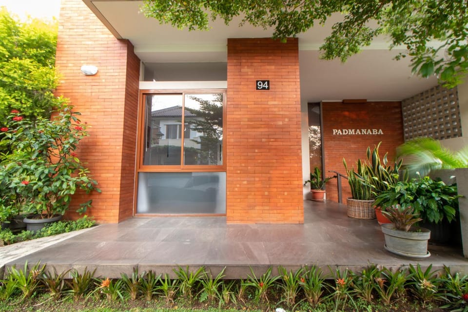 Property building, Facade/entrance
