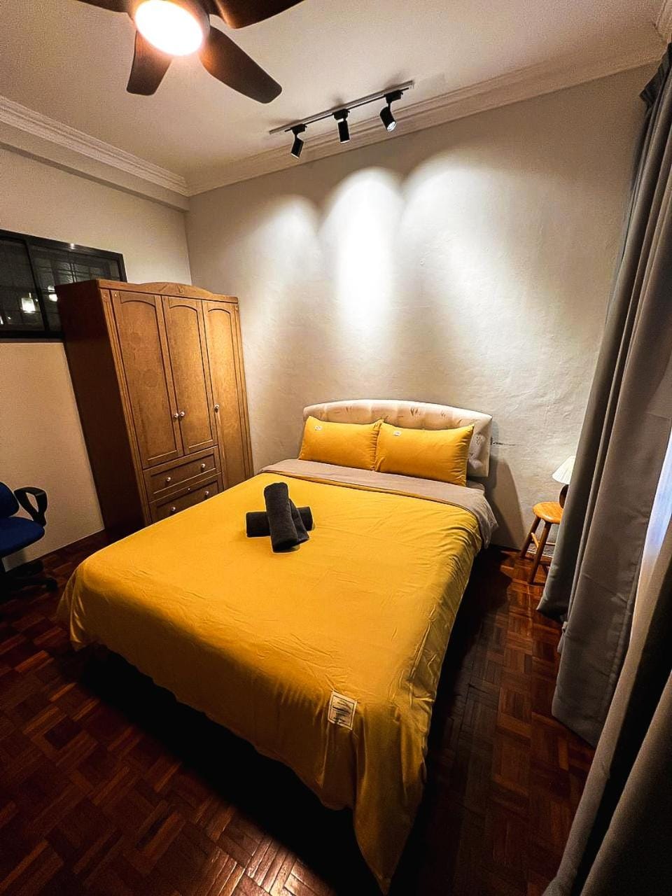 Bed, Photo of the whole room, Bedroom, wardrobe
