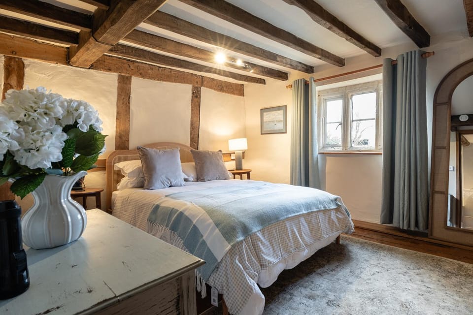 Orchard Cottage - Beautiful Home near Broadway! Apartment in Broadway