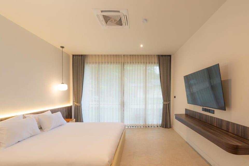 Bed, Photo of the whole room, air conditioner