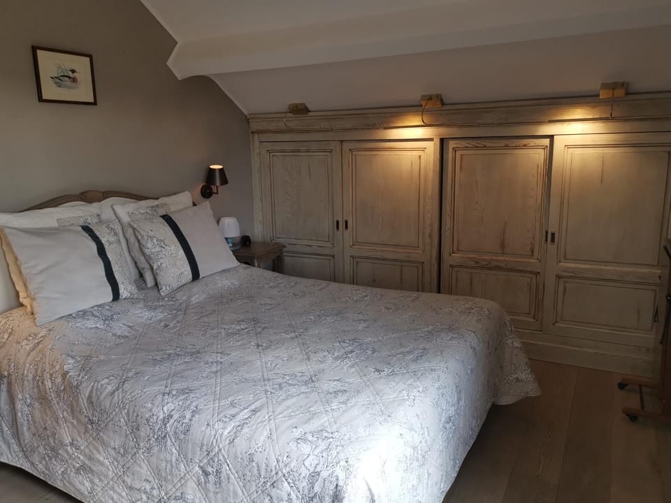 La Roseraie. Gaume-Ardenne-lacuisine sur Semois. Hotel in Belgium