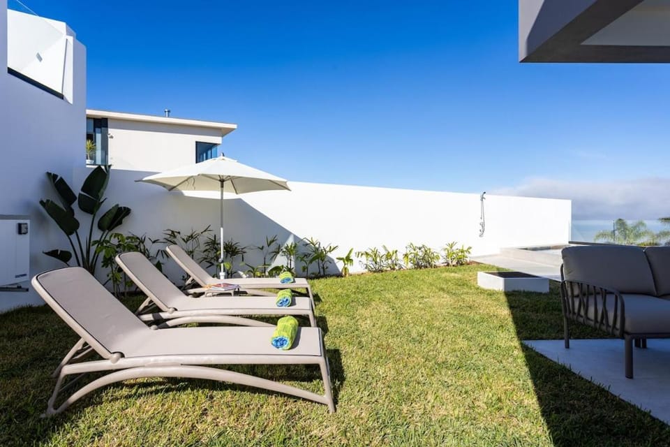 Garden, sunbed