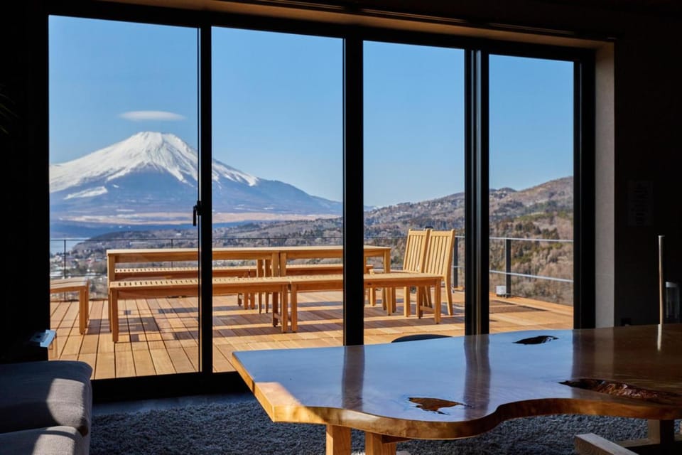 View (from property/room), Dining area, Mountain view
