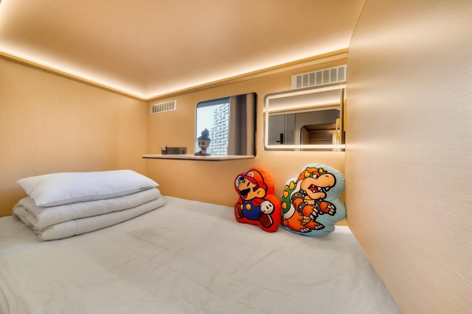 Z Designer Premium Capsule Hostel West Lake Wujiang Road Metro Station Hostel in Hangzhou