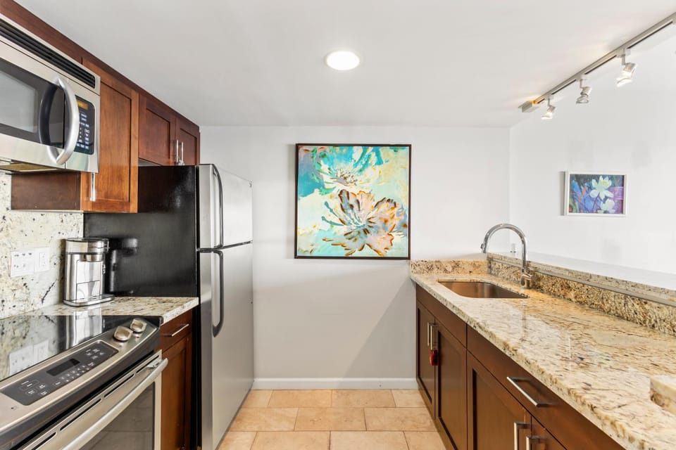 Kitchen or kitchenette