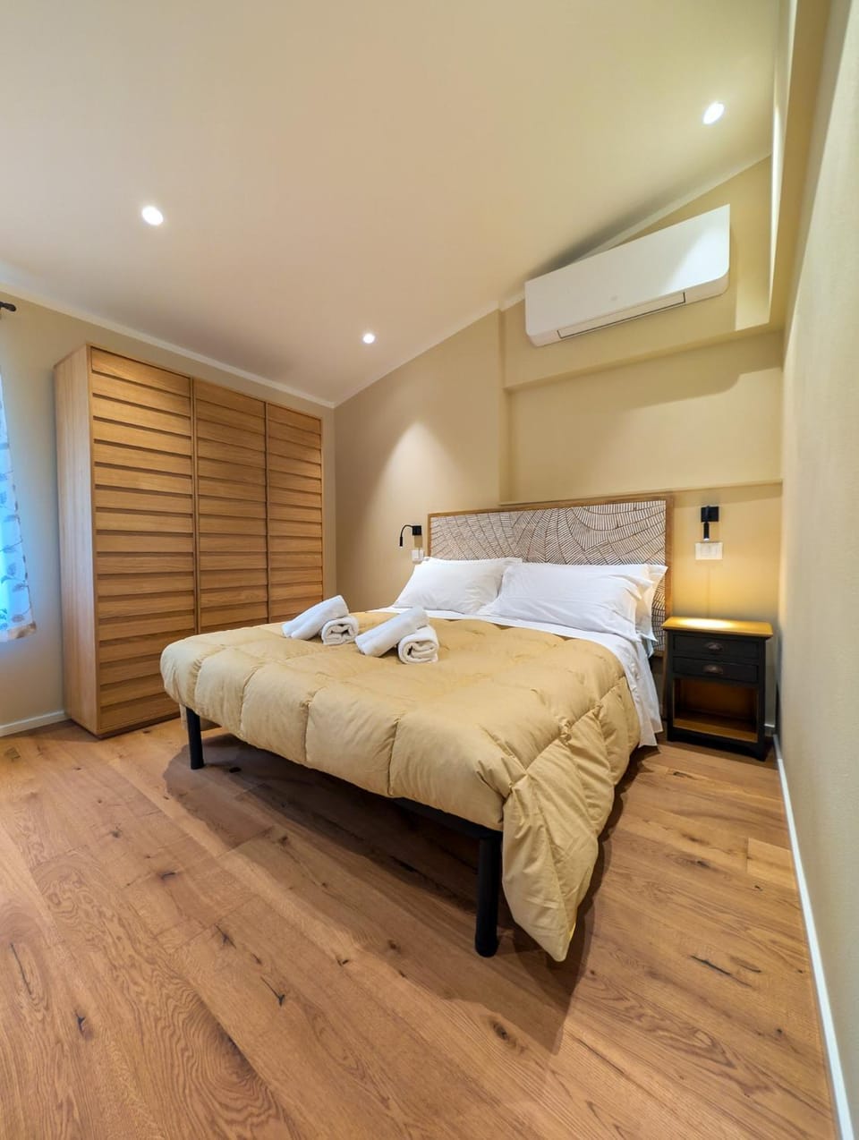 Bed, Photo of the whole room, Bedroom, towels, wardrobe