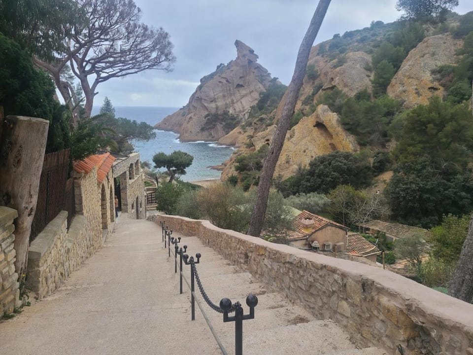 Nearby landmark