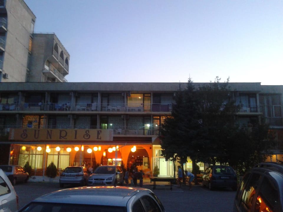 Facade/entrance