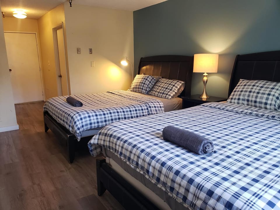 Beverly Hills Studios Apartment in Beverly Hills