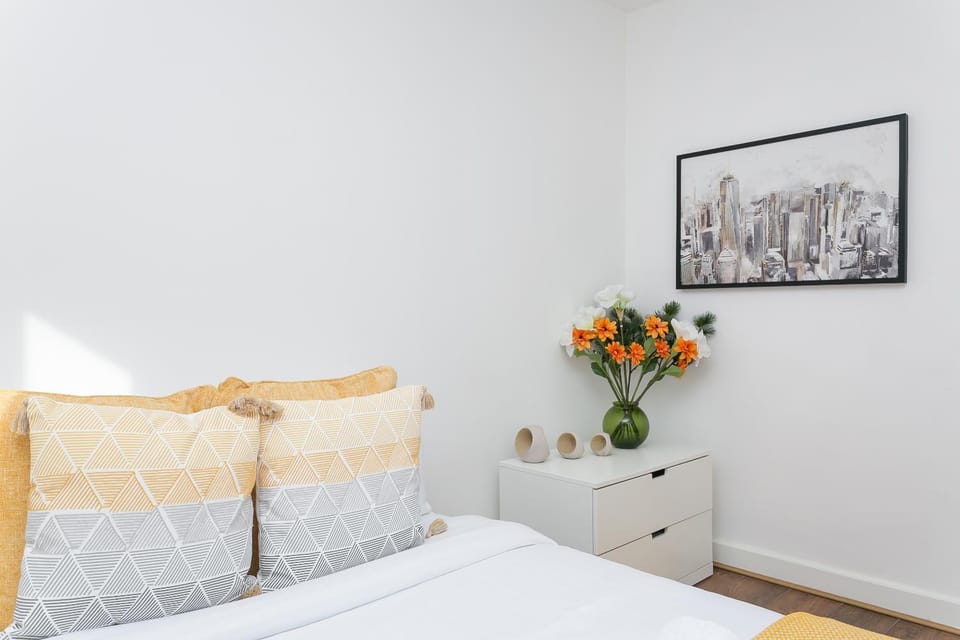 Amazing Two Bedroom near Shepherd's Bush Market - HR2 Apartment in London