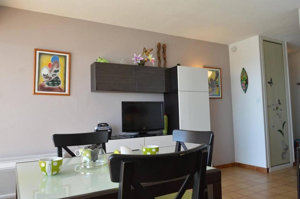 TV and multimedia, Dining area
