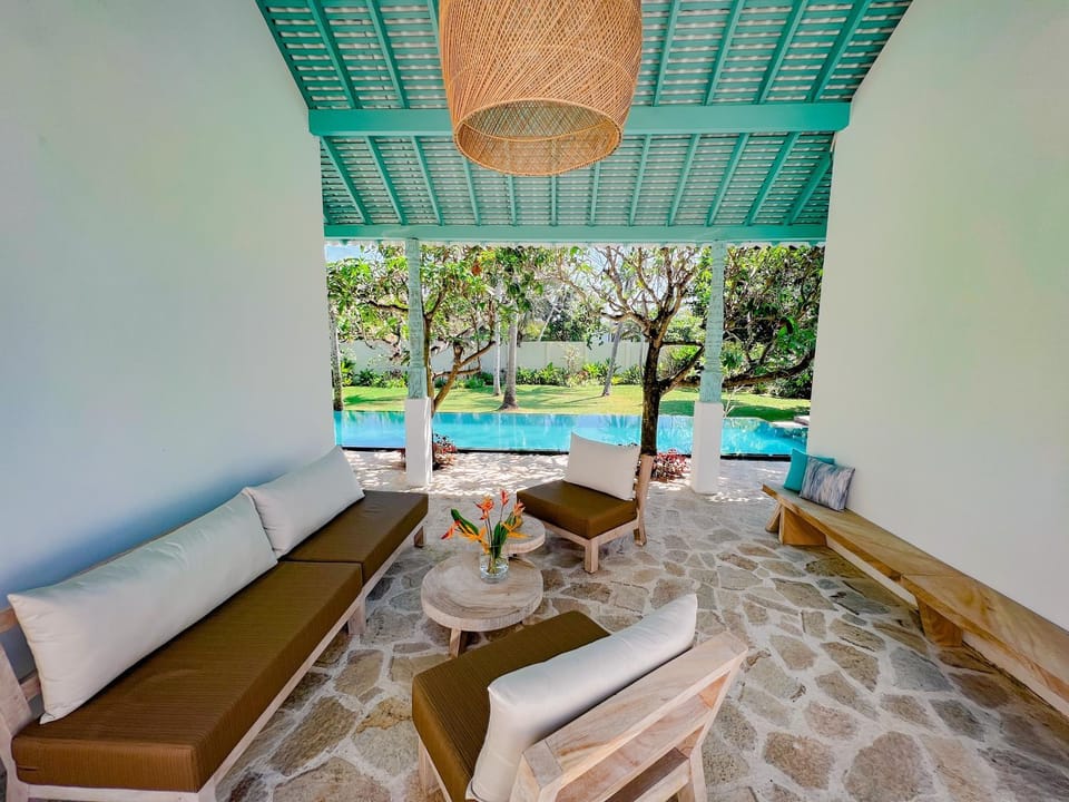 View (from property/room), Seating area, Garden view, Pool view, Breakfast