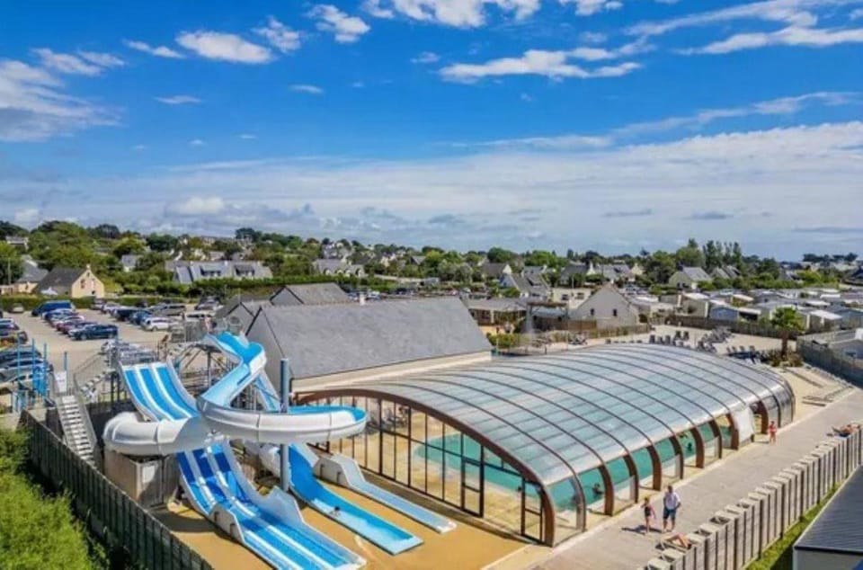 Mobile-home 6 personnes dans camping avec piscine - accès direct plage - MADEN Villa in Brittany