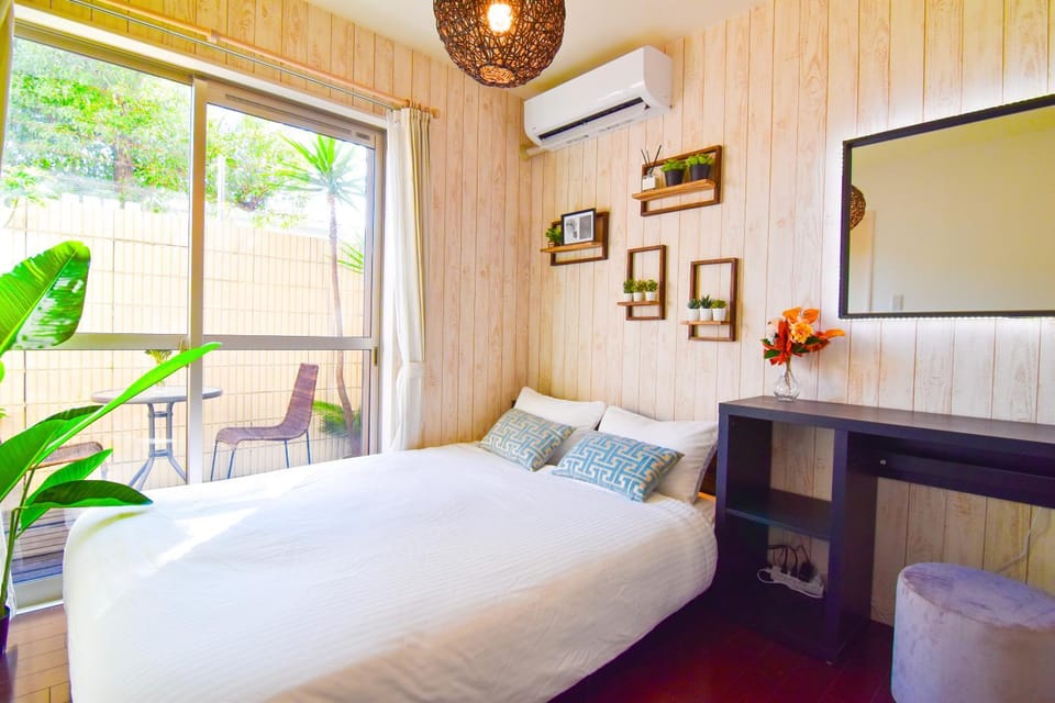 Bed, Photo of the whole room, Bedroom, air conditioner