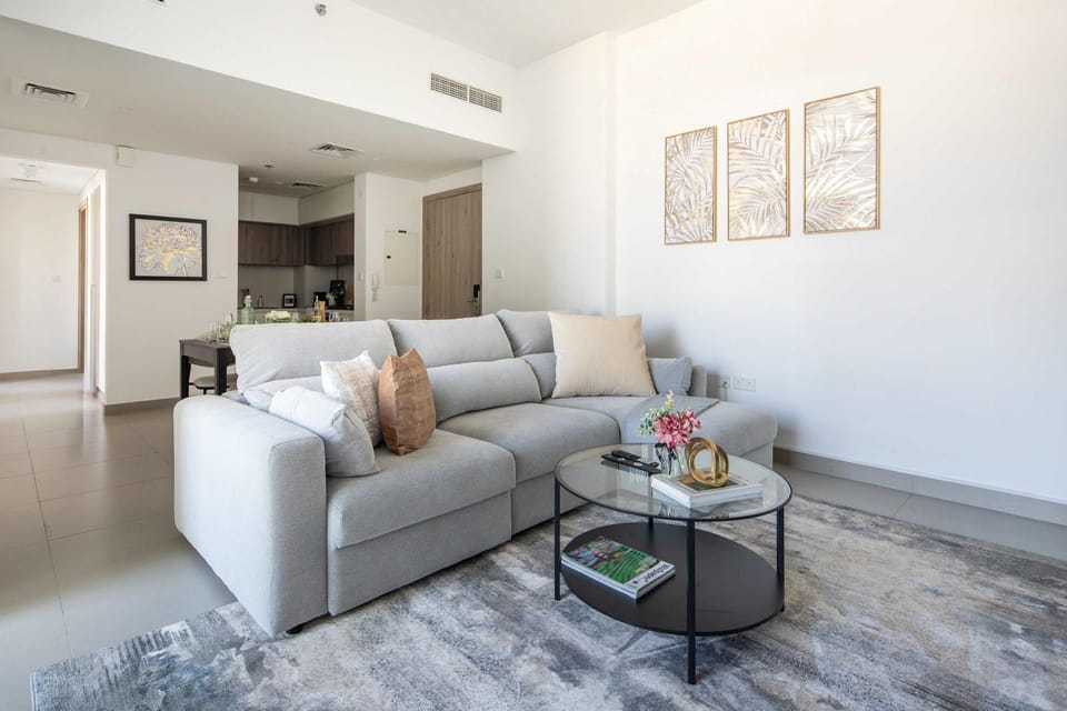 Frank Porter - Prive Residence Apartment in Dubai