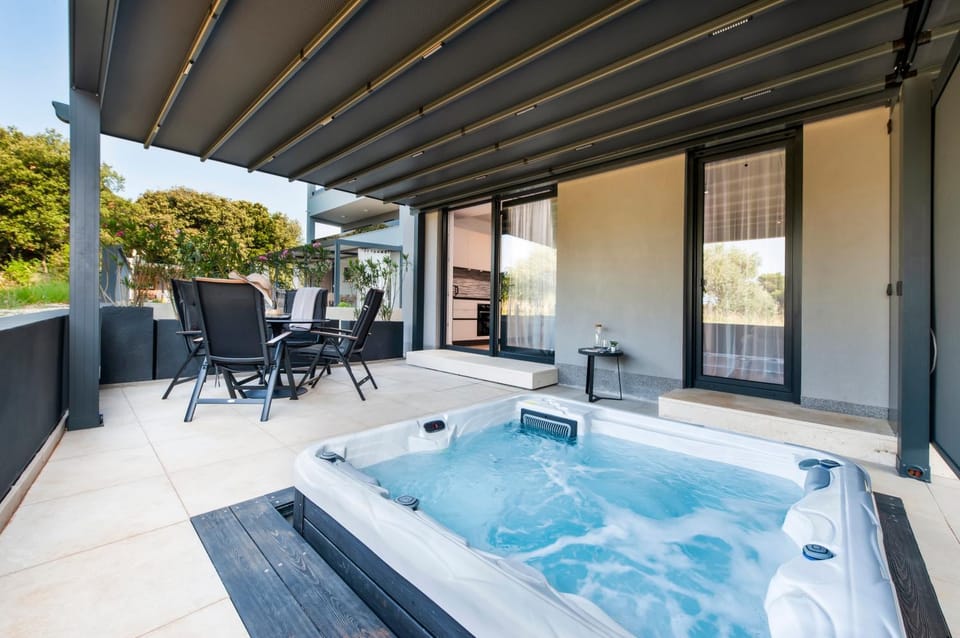 Hot Tub, Balcony/Terrace