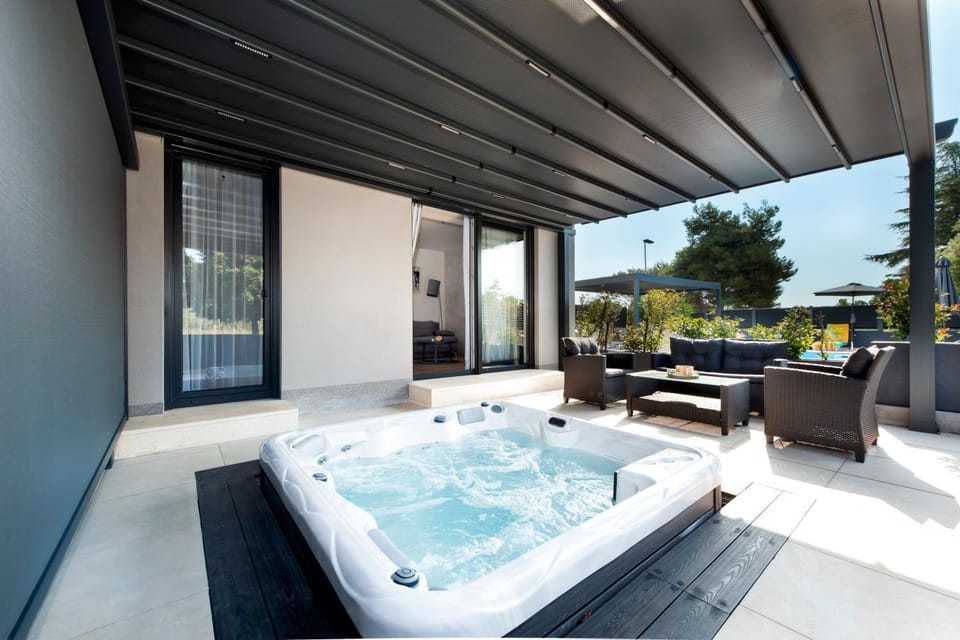Hot Tub, Balcony/Terrace