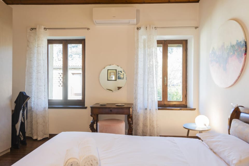 Bed, Photo of the whole room, Bedroom, air conditioner