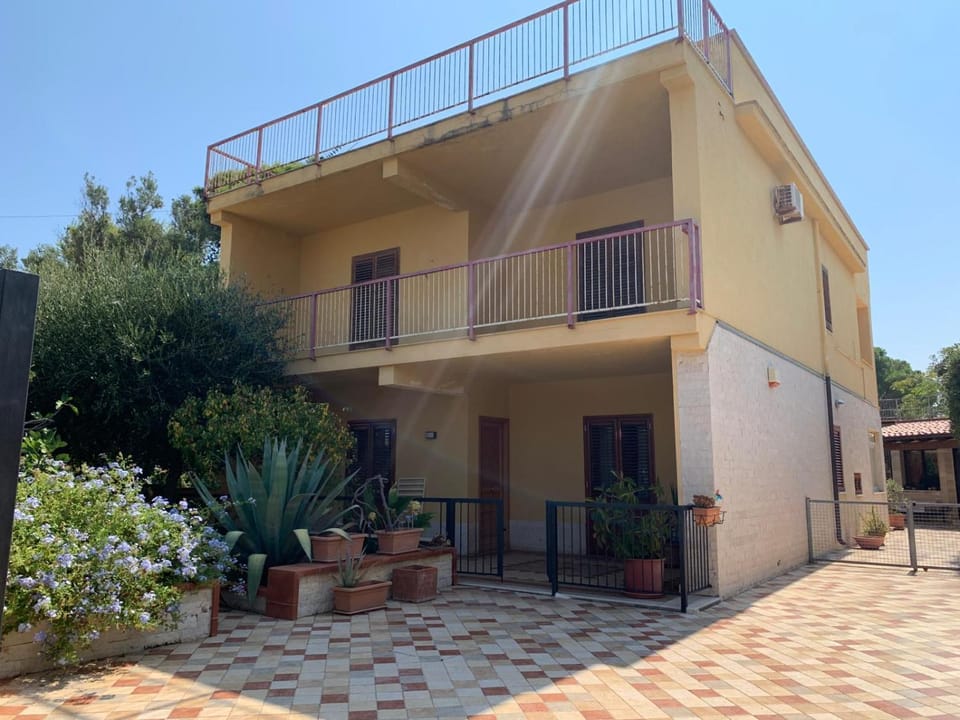Villino Toti e Silvana - a 50 mt dal mare House in Sicily