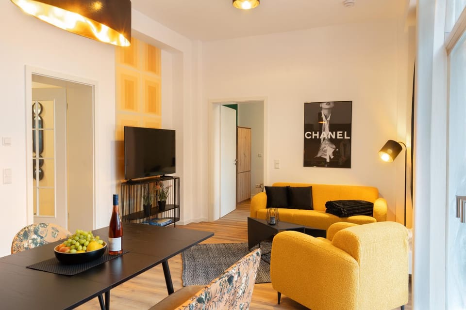 TV and multimedia, Living room, Seating area