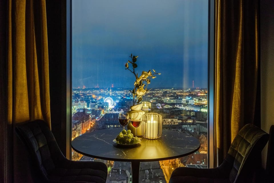 Dining area, City view