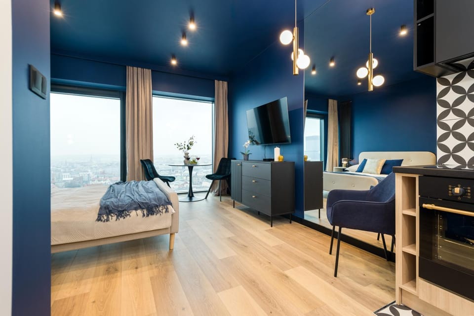 Bed, TV and multimedia, Living room, Dining area, City view