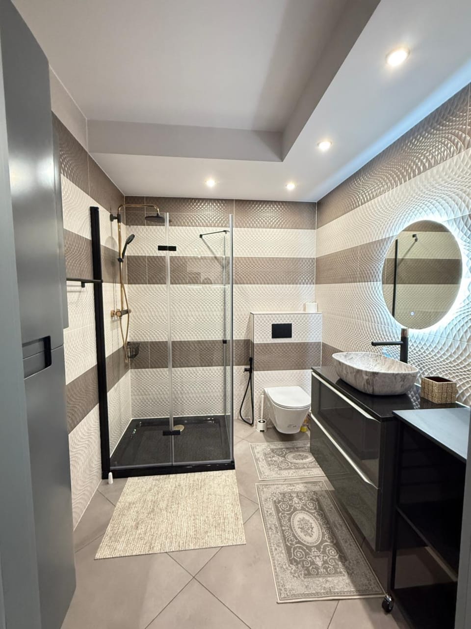 Shower, Toilet, Bathroom