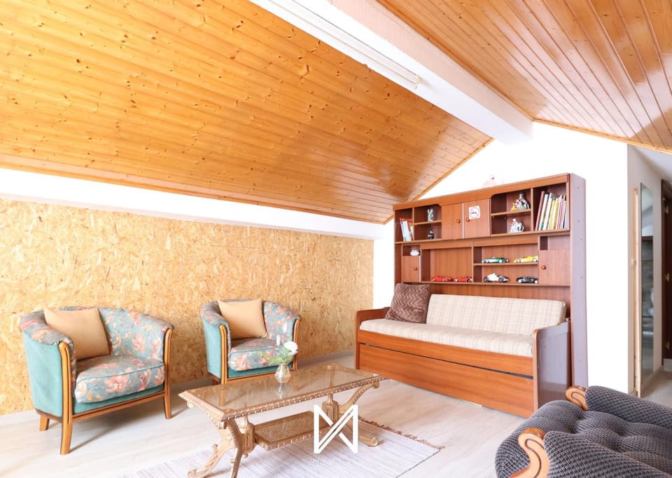 Communal lounge/ TV room, Living room