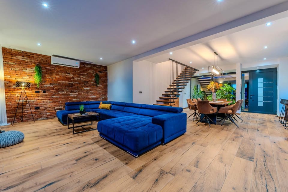 Communal lounge/ TV room, Living room