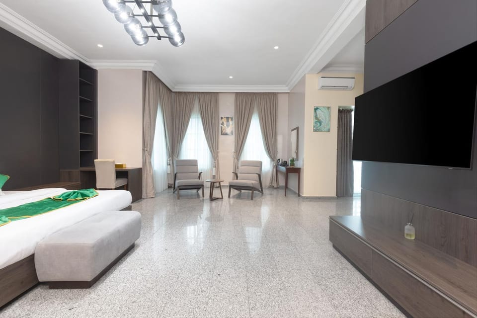Communal lounge/ TV room, Bed, Photo of the whole room, Bedroom