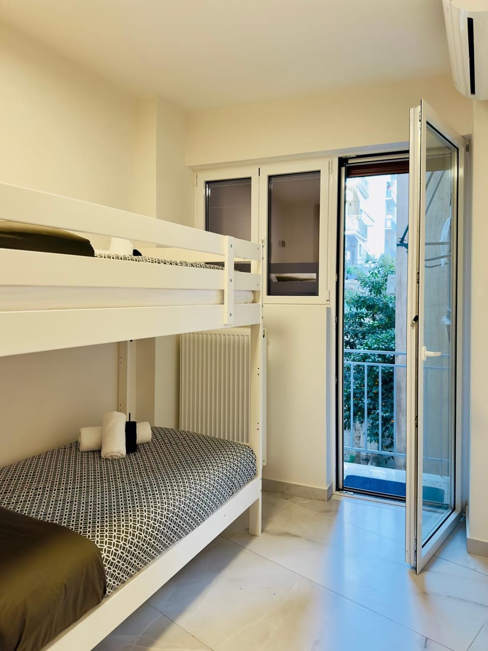 Balcony/Terrace, Photo of the whole room, Bedroom, bunk bed, air conditioner