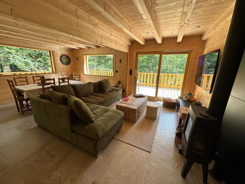 Chalet en fôret - 15 personnes Chalet in Occitanie