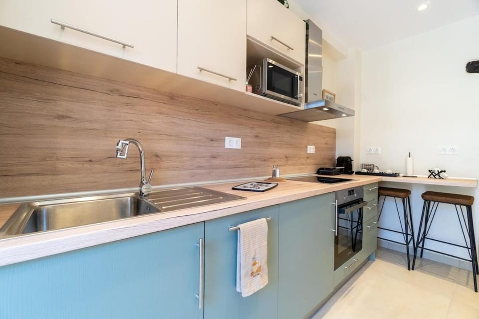 Kitchen or kitchenette, stove