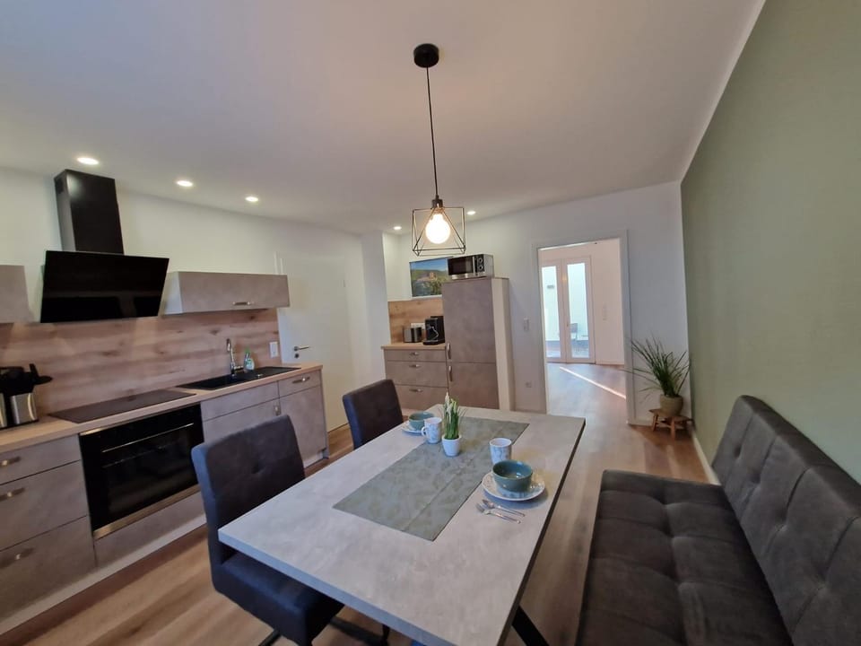 Kitchen or kitchenette, Seating area, Dining area