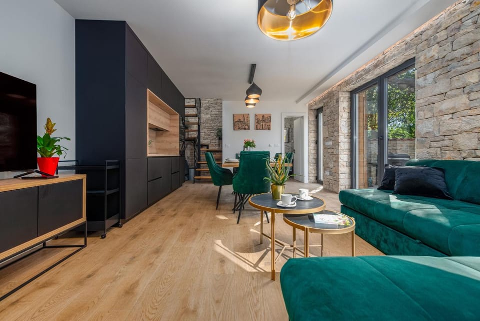 Communal lounge/ TV room, Living room