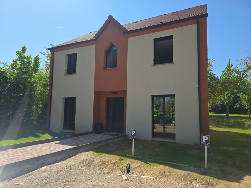 Paradis Rouge Villa in Île-de-France
