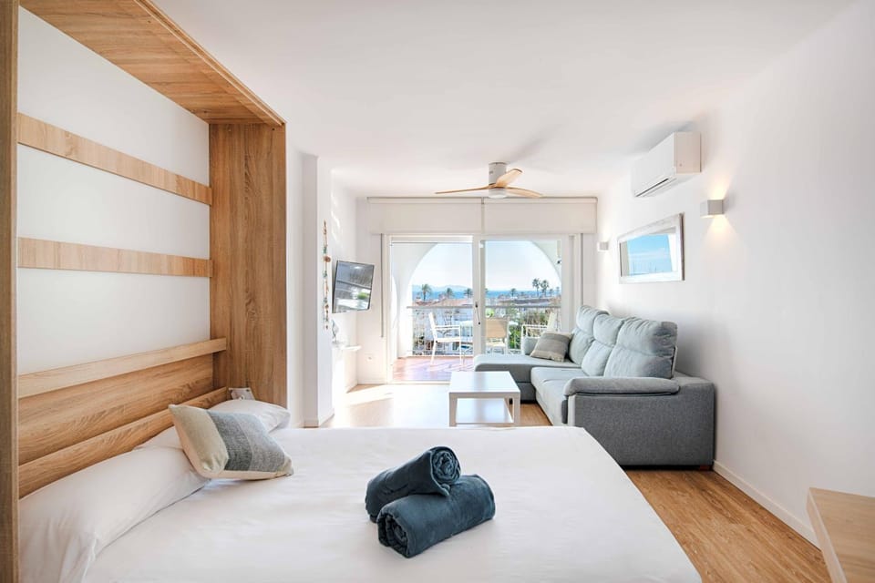 Living room, Bedroom